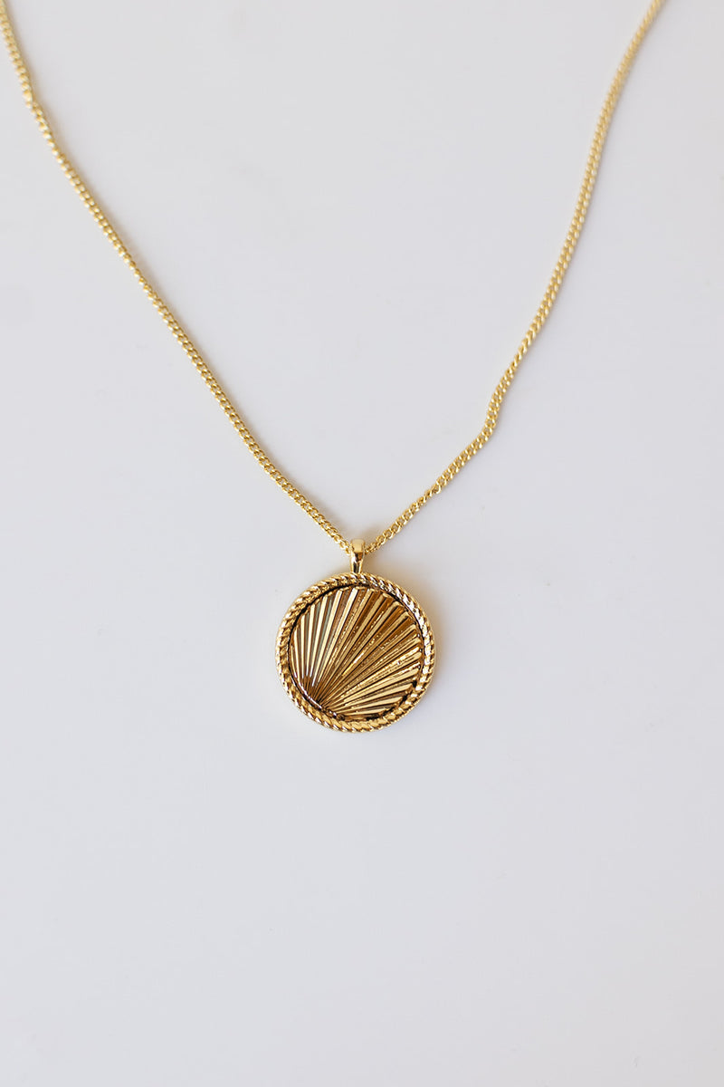 sunny pendant necklace