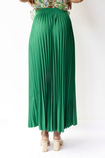 mode, pleated maxi skirt