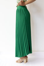 mode, pleated maxi skirt