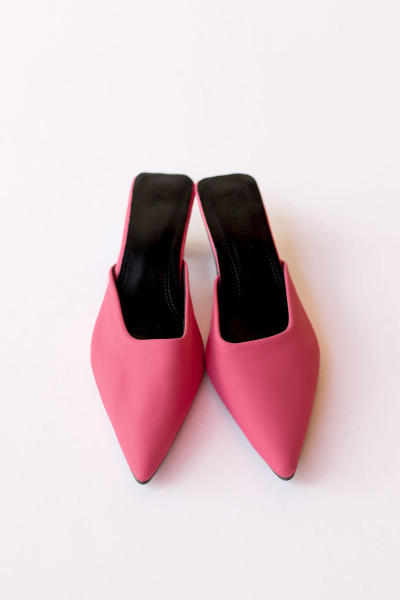 viva pointed toe mule