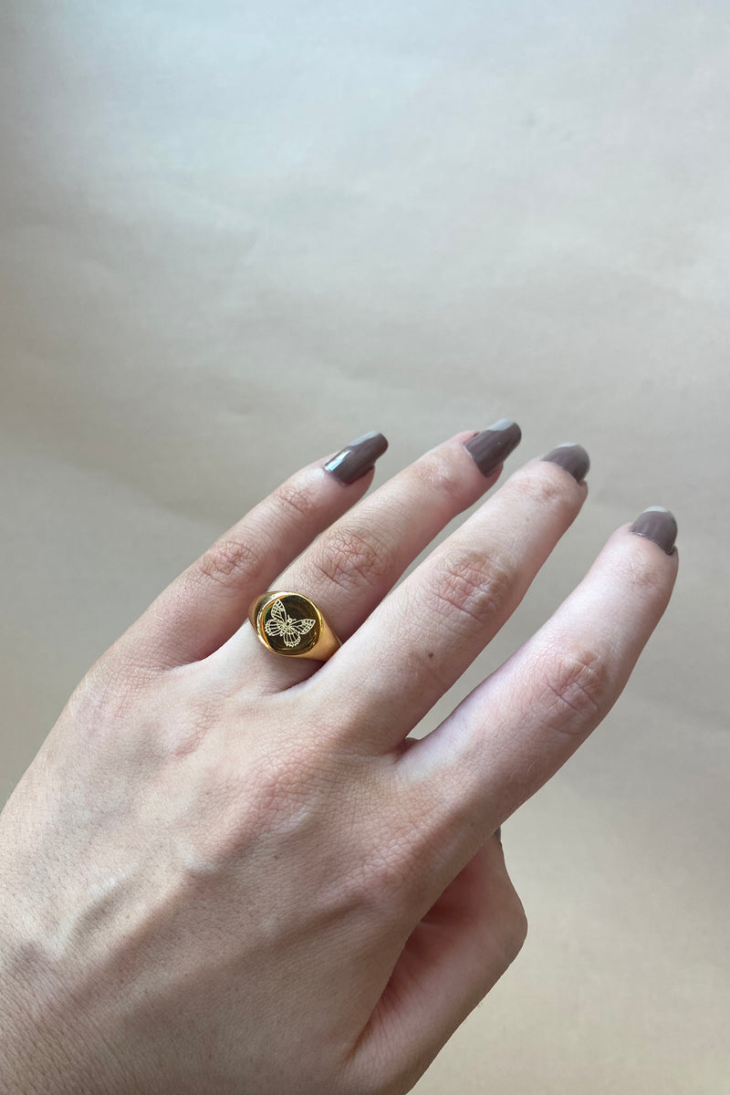 mariposa signet ring